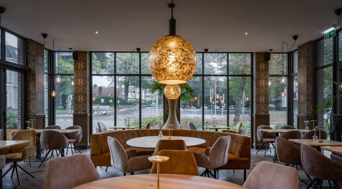 Kozijnen voor café-restaurant